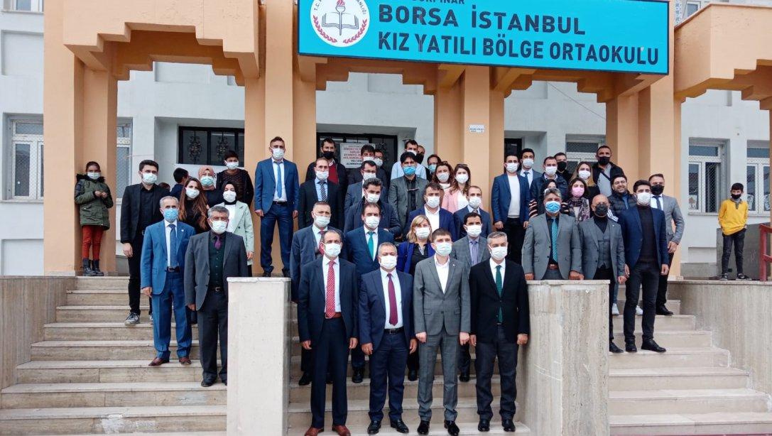 TUBİTAK destekleme programı kapsamında Gürpınar Borsa İstanbul Kız Yatılı Bölge Ortaokulu öğrencileri tarafından hazırlanan TUBİTAK Bilim Fuarı Proje sergisi açılışı yapıldı.