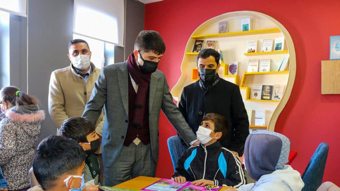 Kaymakamımız Fatih Kayabaşı ve Milli Eğitim Müdürümüz Sami Salihoğlu Bozyiğit Ortaokulu Kütüphanesinin Açılışını Yaptı