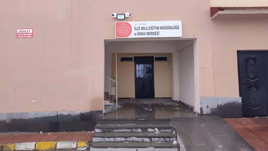 Gürpınar'da açılan E-Sınav Merkezinde ilk sınav yapıldı